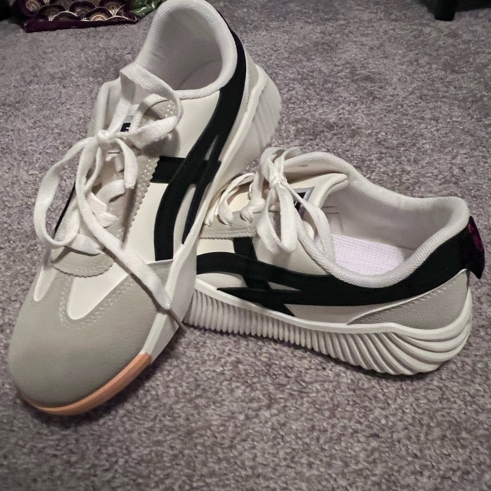 DeFlorance Cloudea Sneakers - New never worn